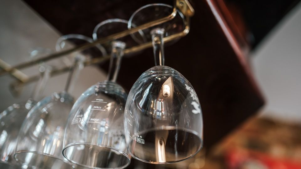 Посуда из стекла заблестит, как в ресторане: вот чем ее натирают мудрые хозяйки