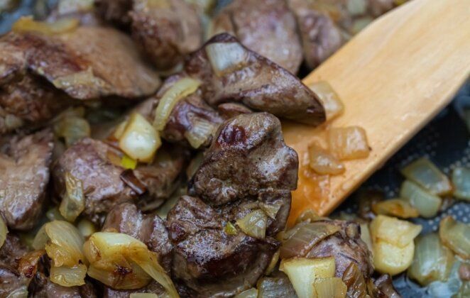 Печенка, жареная до совершенства: секреты шеф-поваров для нежного и сочного блюда