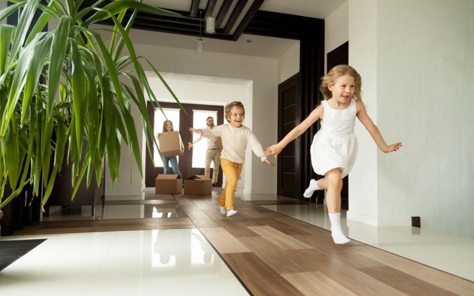 Как новые правила регистрации помогают семьям в аренде жилья