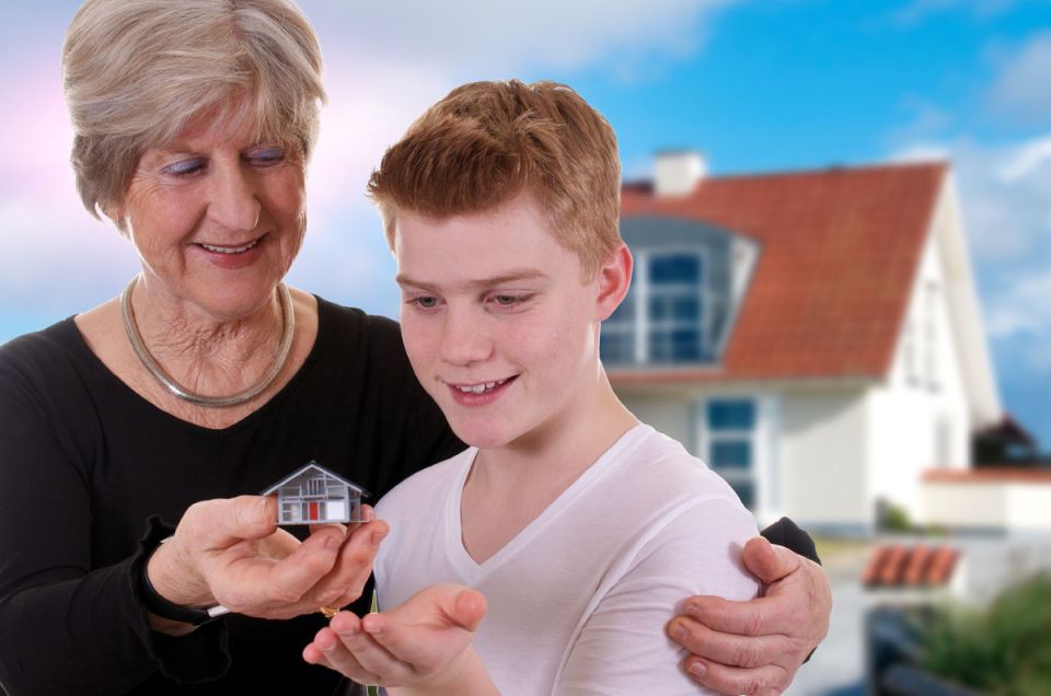 Наследство усыновленных детей: как защитить права в 2025 году