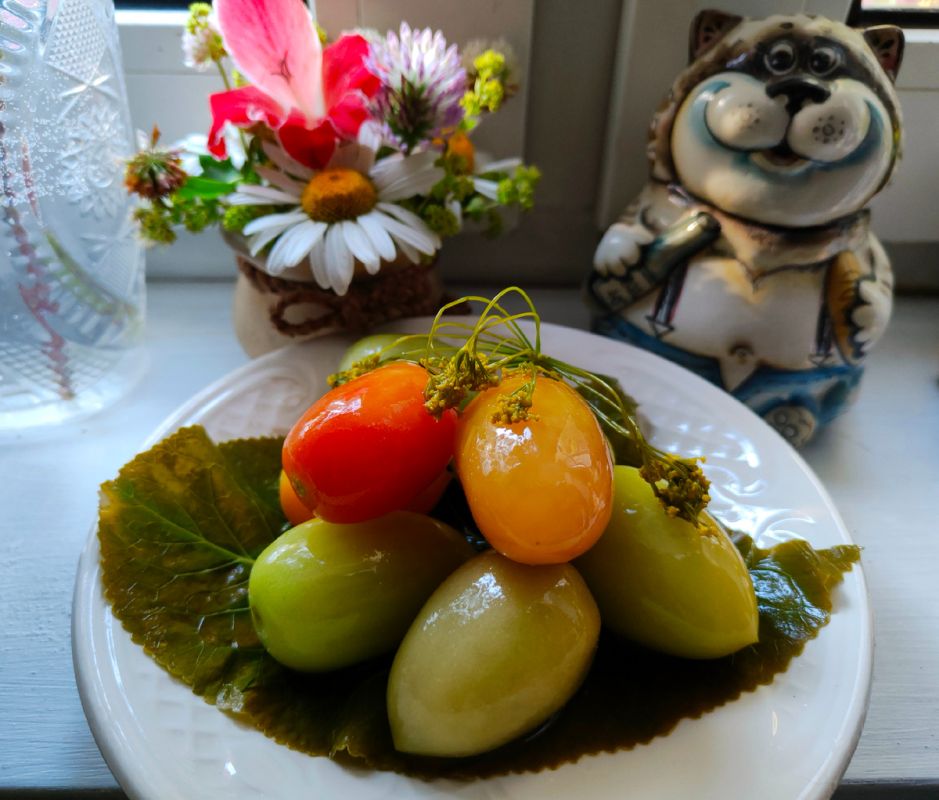 Непревзойденные квашеные помидоры: простота и вкус в каждом укусе