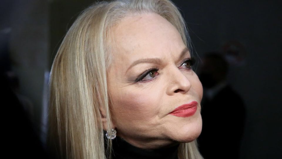 Общество требует лишить Ларису Долину статуса народной артистки