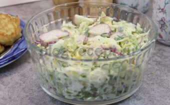 Летний салат из редиски с капустой: быстро, просто и вкусно