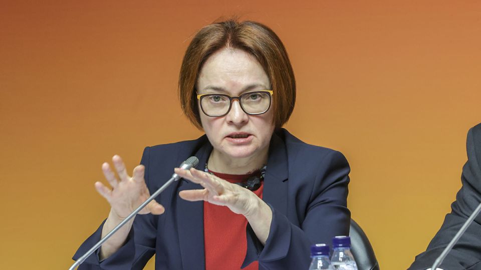 Слишком жесткая монетарная политика: Банк России предупреждает о рисках