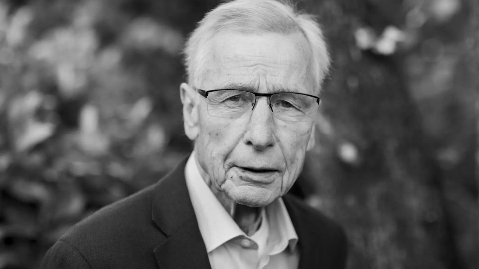 Тихий признак зависти за заботой близких