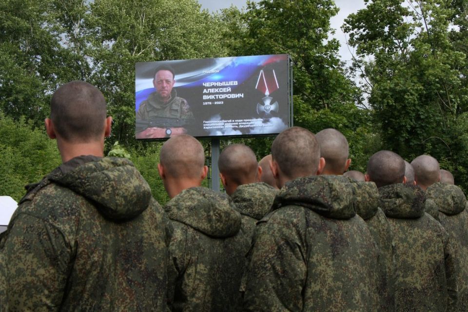 1 июля в Гвардейском сквере прошло торжественное мероприятие, посвященное Дню ветеранов боевых действий