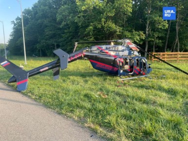 Вертолет Bell407 совершил жесткую посадку в Республике Адыгея, сообщили в Южной транспортной прокуратуре