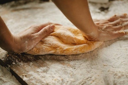 Нежные яблочные булочки на сковороде: простой домашний рецепт