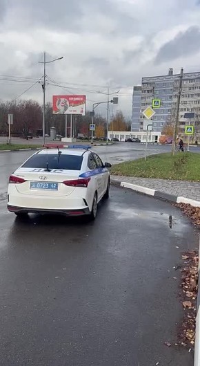 Госавтоинспекторы через громкоговорители призывают жителей Рязанской области соблюдать правила перехода проезжей части