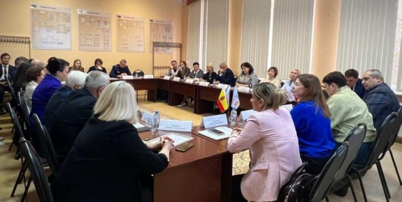 Сотрудник следственного управления принял участие в научно-практическом круглом столе