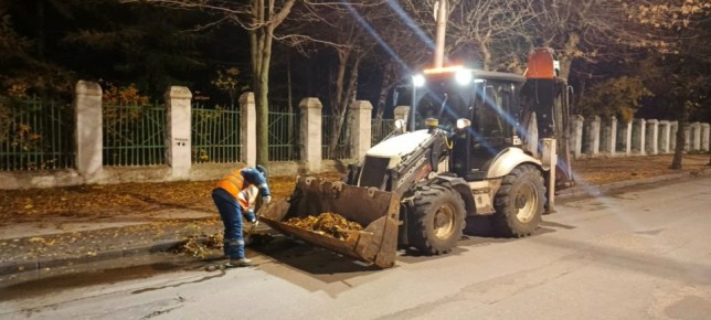 В ночь на 27 октября проезжую часть чистили на улицах Новая (одна сторона), Тимакова (одна сторона)