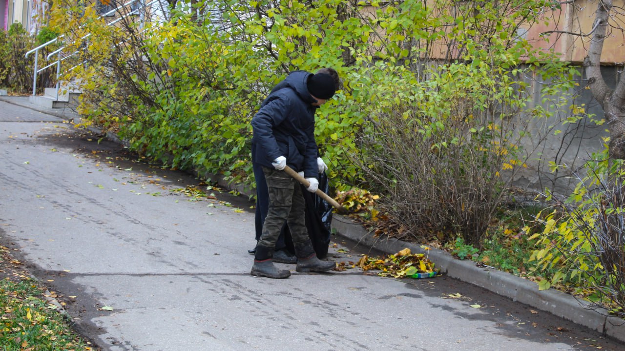 Днем 29 октября в городе работают сотрудники и спецтехника ДБГ