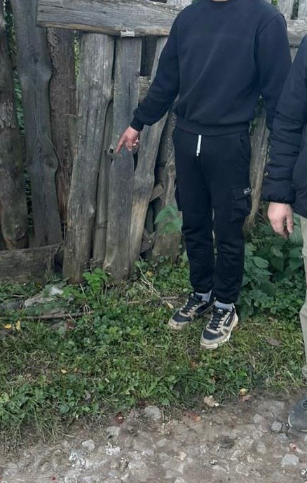 В Рязани полицейские задержали с поличным наркодилера и изъяли 13 сделанных им закладок В Рязани полицейские задержали с поличным наркодилера и изъяли 13 сделанных им закладок