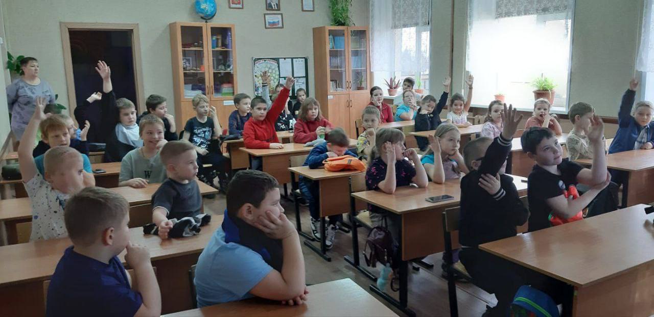 В период осенних каникул школьникам как никогда актуально напомнить о дорожной безопасности В период осенних каникул школьникам как никогда актуально напомнить о дорожной безопасности