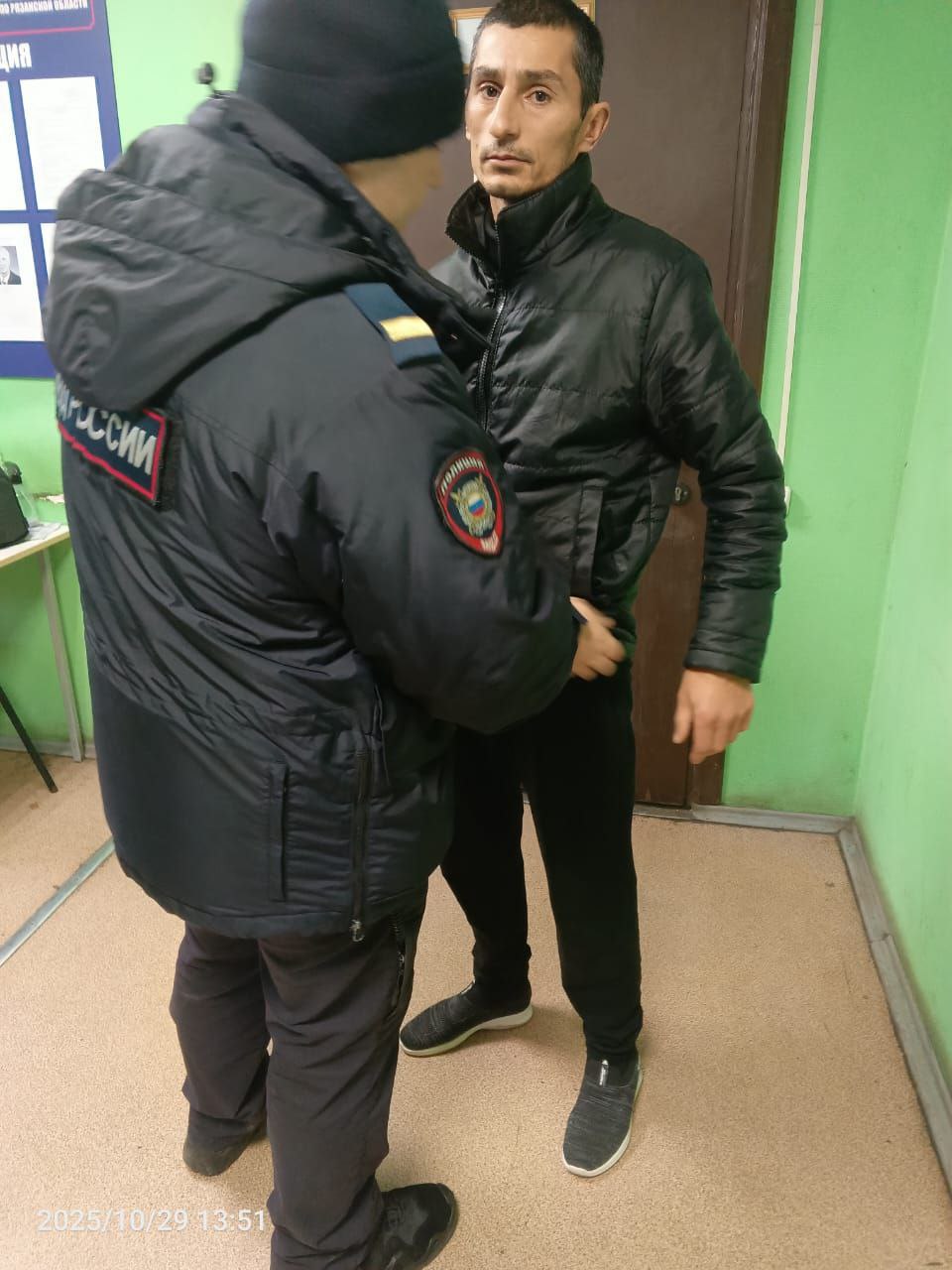 Рязанские полицейские депортировали из России ранее судимых иностранцев