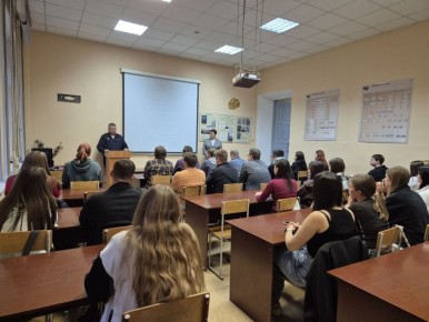 Заместитель начальника УМВД России по Рязанской области – начальник Следственного управления провел профориентационную встречу со студентами