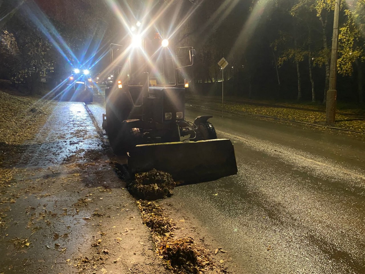 В ночь на 31 октября в городе работала спецтехника ДБГ В ночь на 31 октября в городе работала спецтехника ДБГ