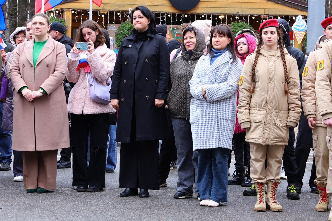 Накануне Дня народного единства от рязанского Лесопарка состоялось отправление автоколонны с гуманитарным грузом для бойцов в зону специальной военной операции Накануне Дня народного единства от рязанского Лесопарка состоялось отправление автоколонны с гуманитарным грузом для бойцов в зону специальной военной операции