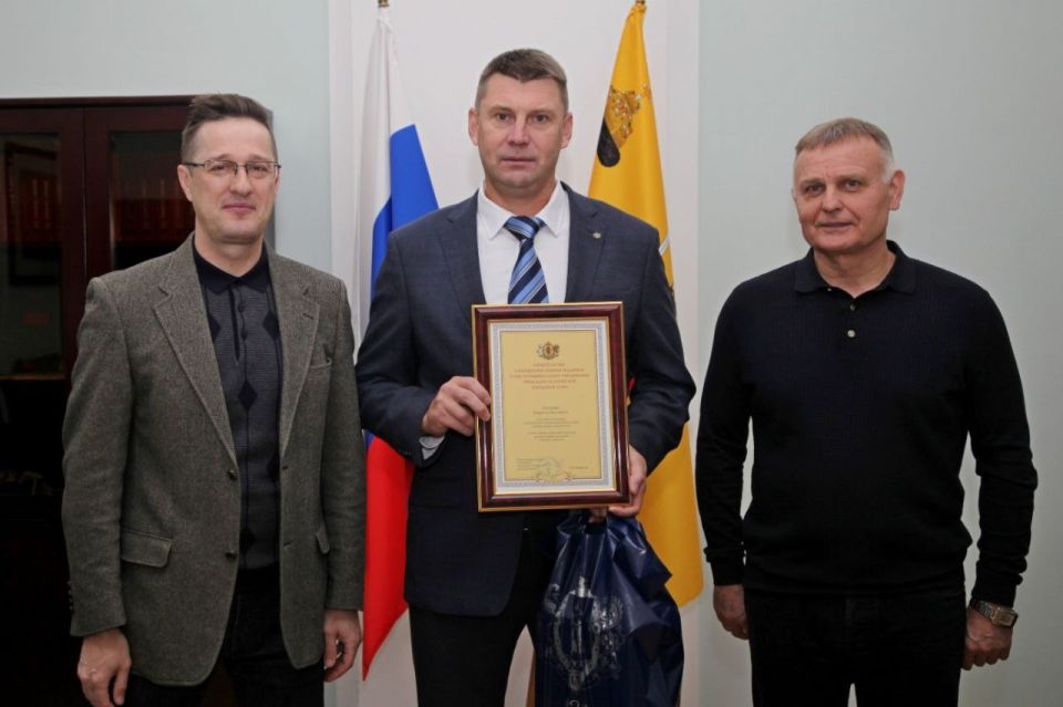 Начальник УФКиМС Кирилл Сосунов получил муниципальную награду