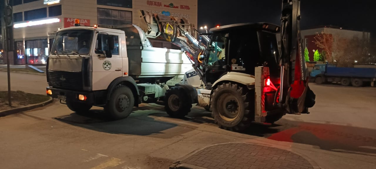 В ночь на 6 ноября подбор и вывоз грунтовых наносов выполняли на участках улиц Вокзальная (одна сторона), Высоковольтная (одна сторона), проезд Яблочкова (одна сторона) В ночь на 6 ноября подбор и вывоз грунтовых наносов выполняли на участках улиц Вокзальная (одна сторона), Высоковольтная (одна сторона), проезд Яблочкова (одна сторона)