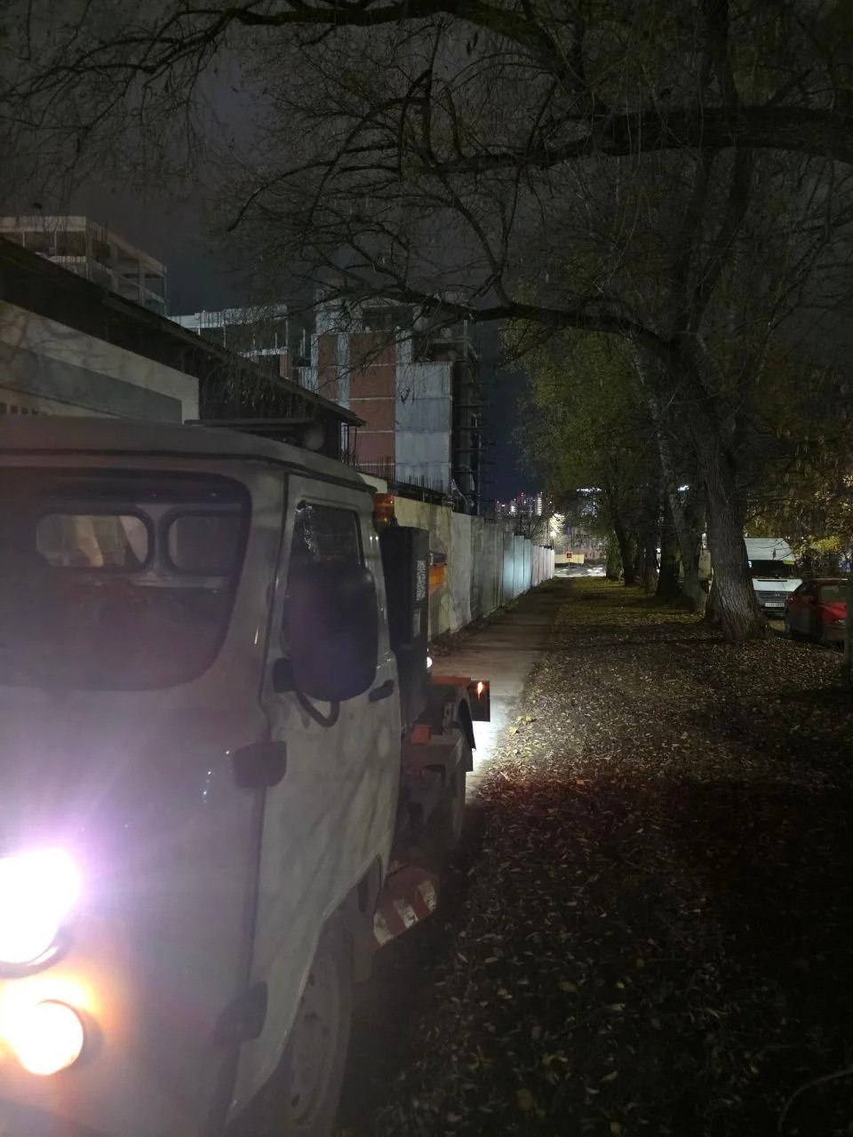 В ночь на 6 ноября подбор и вывоз грунтовых наносов выполняли на участках улиц Вокзальная (одна сторона), Высоковольтная (одна сторона), проезд Яблочкова (одна сторона) В ночь на 6 ноября подбор и вывоз грунтовых наносов выполняли на участках улиц Вокзальная (одна сторона), Высоковольтная (одна сторона), проезд Яблочкова (одна сторона)