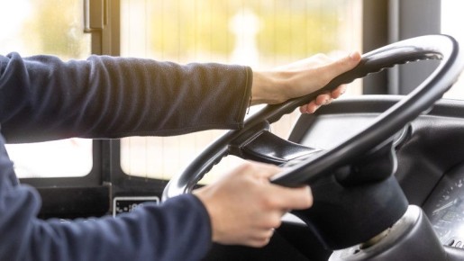 Как подать жалобу на водителя автобуса и защитить свои права?