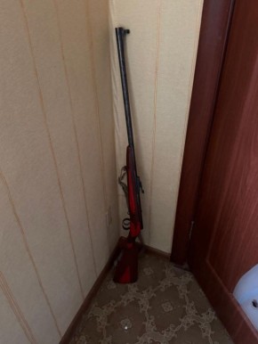 В Рязанском районе сотрудники полиции изъяли крупную партию марихуаны, обрез ружья и винтовку с патронами