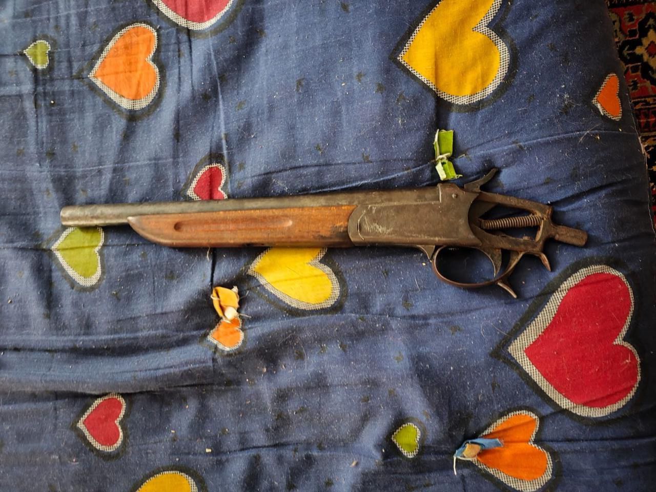 В Рязанском районе сотрудники полиции изъяли крупную партию марихуаны, обрез ружья и винтовку с патронами В Рязанском районе сотрудники полиции изъяли крупную партию марихуаны, обрез ружья и винтовку с патронами