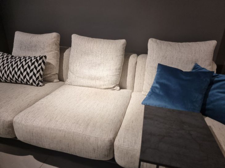 Как вывести неприятный запах с дивана: решаем проблему самостоятельно