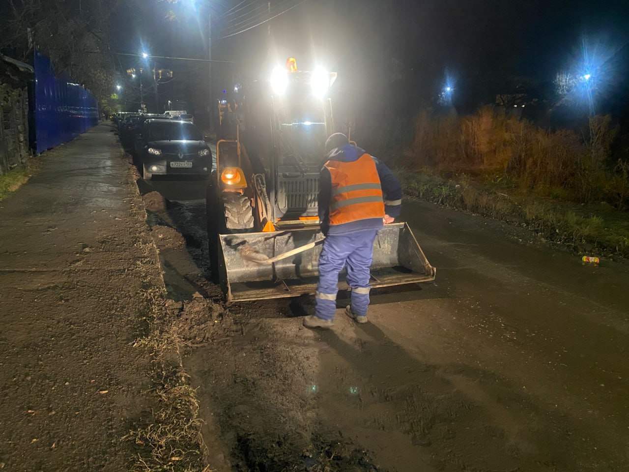 В ночь на 7 ноября в Рязани выполнялась уборка дорог и тротуаров В ночь на 7 ноября в Рязани выполнялась уборка дорог и тротуаров