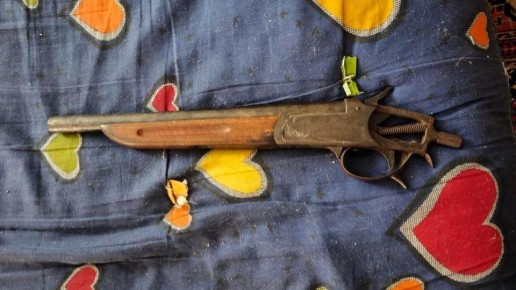 Почти 9 кг конопли и марихуаны, обрез ружья и винтовку с патронами изъяла рязанская полиция у экс-супругов