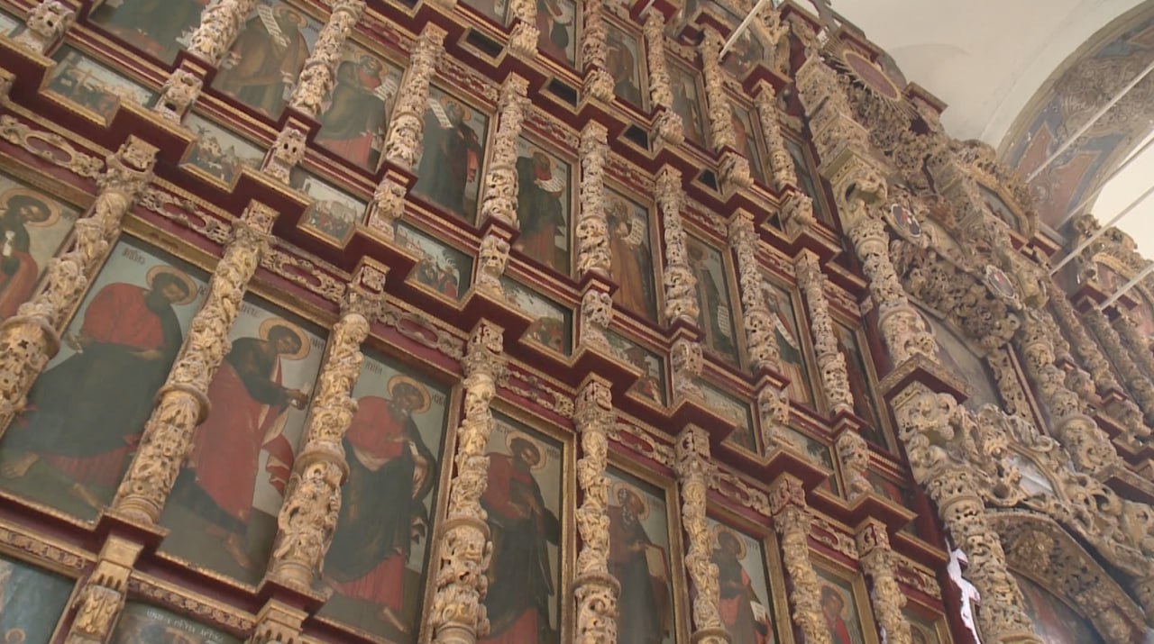 Порядка 150 икон из Успенского собора реставрируют в мастерских Москвы и Владимира