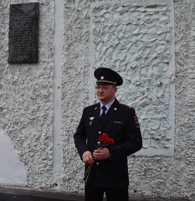 Фоторепортаж с мероприятий, посвященных открытию мемориальных досок в территориальных подразделениях УМВД России по Рязанской области Фоторепортаж с мероприятий, посвященных открытию мемориальных досок в территориальных подразделениях УМВД России по Рязанской области
