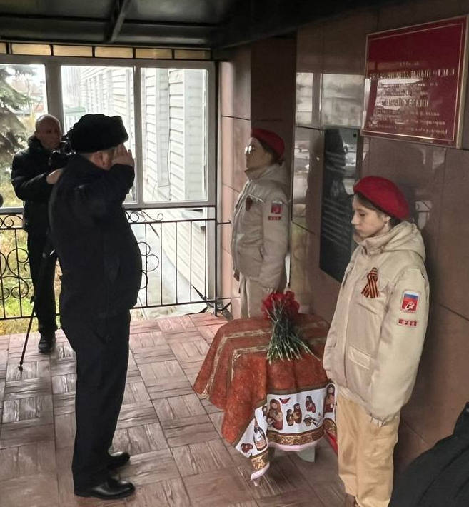 Фоторепортаж с мероприятий, посвященных открытию мемориальных досок в территориальных подразделениях УМВД России по Рязанской области Фоторепортаж с мероприятий, посвященных открытию мемориальных досок в территориальных подразделениях УМВД России по Рязанской области