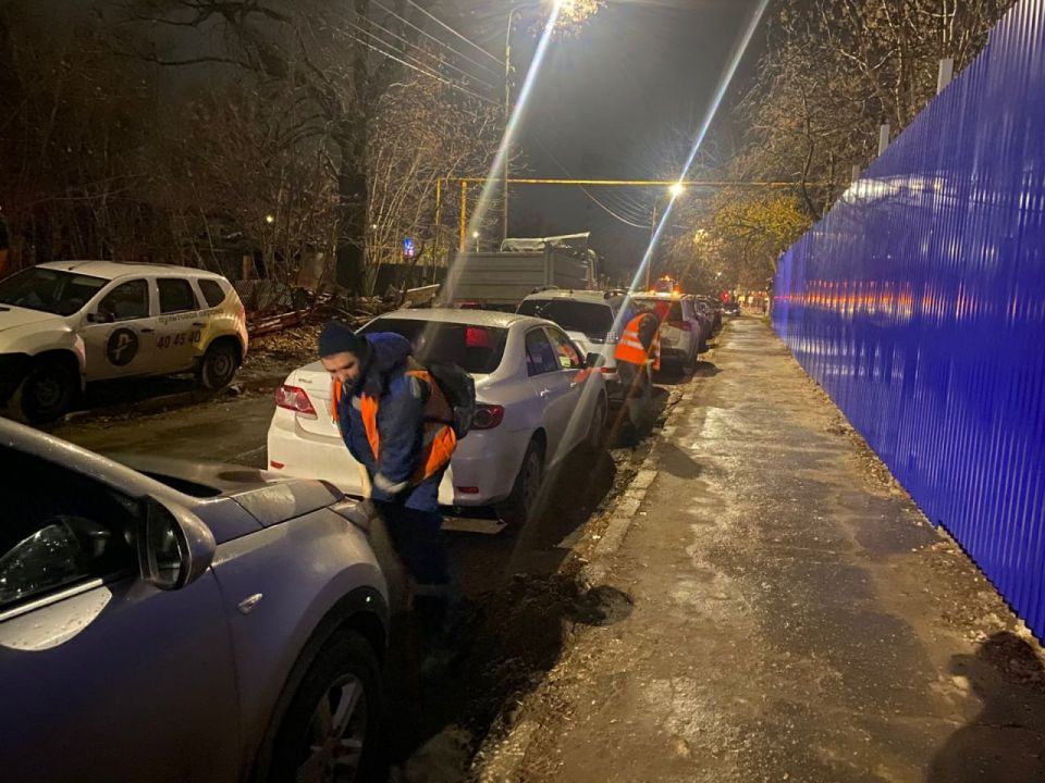 В ночь на 7 ноября в Рязани выполнялась уборка дорог и тротуаров