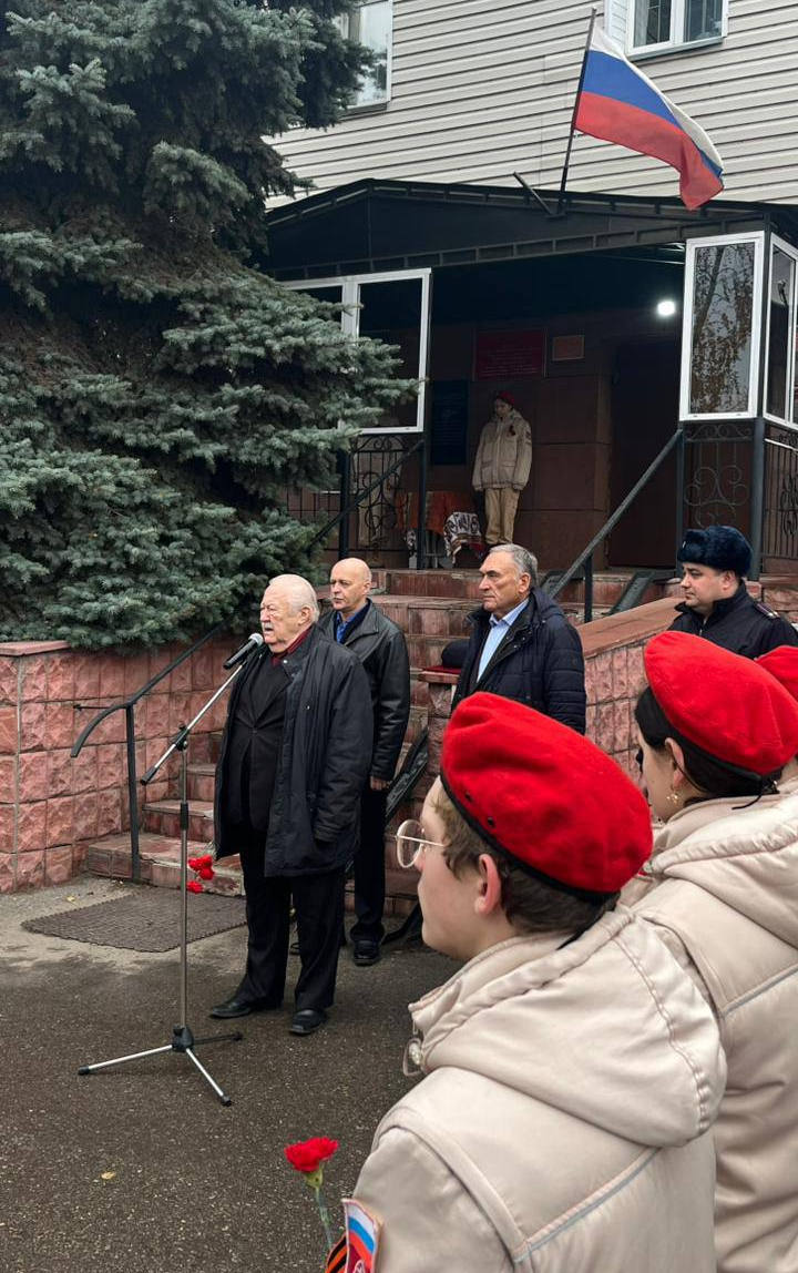 Фоторепортаж с мероприятий, посвященных открытию мемориальных досок в территориальных подразделениях УМВД России по Рязанской области Фоторепортаж с мероприятий, посвященных открытию мемориальных досок в территориальных подразделениях УМВД России по Рязанской области