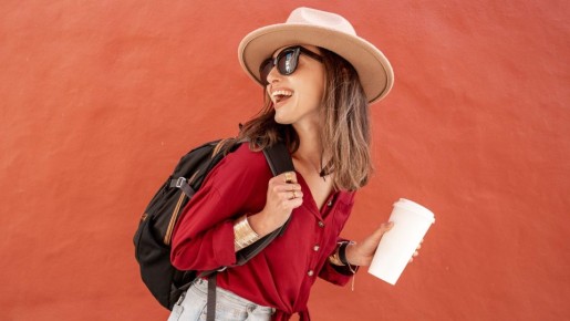 «Потяните вперед и поймете»: вы носите рюкзак неправильно и даже не догадываетесь