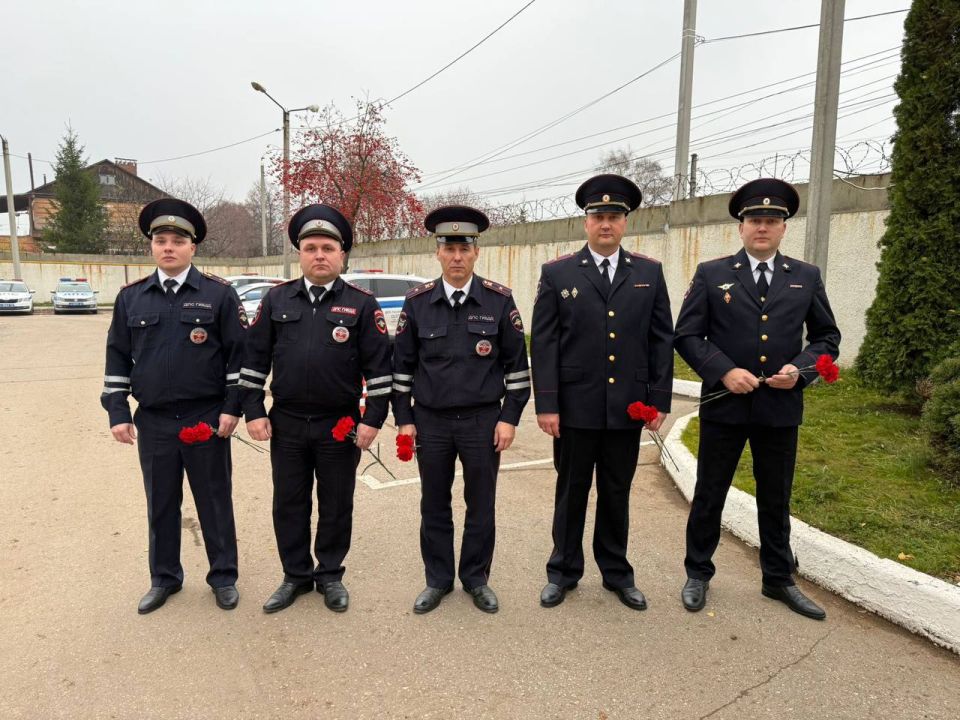 В отдельном СБ ДПС Госавтоинспекции УМВД России по Рязанской области состоялось торжественное собрание, посвященное Дню сотрудника органов внутренних дел России