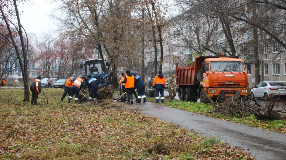 Днем 13 ноября в Рязани работает спецтехника и сотрудники ДБГ