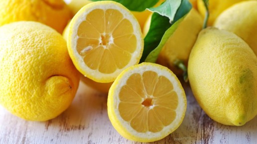 Из лимона можно выжать вдвое больше сока: вот как сделать это без лишних усилий