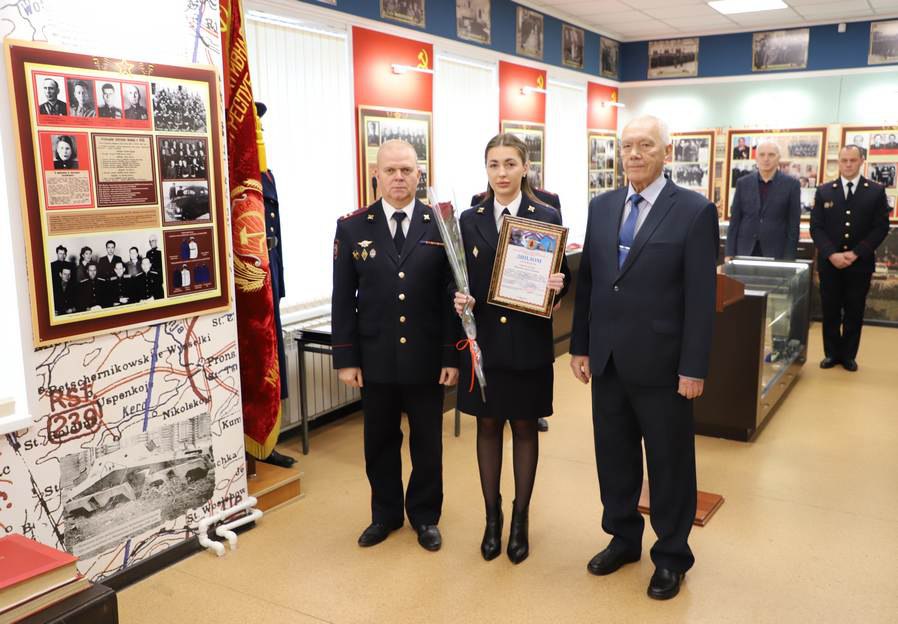 В Рязани в Музее рязанской полиции состоялась торжественная церемония награждения победителей конкурса «Лучший молодой сотрудник УМВД России по Рязанской области» В Рязани в Музее рязанской полиции состоялась торжественная церемония награждения победителей конкурса «Лучший молодой сотрудник УМВД России по Рязанской области»