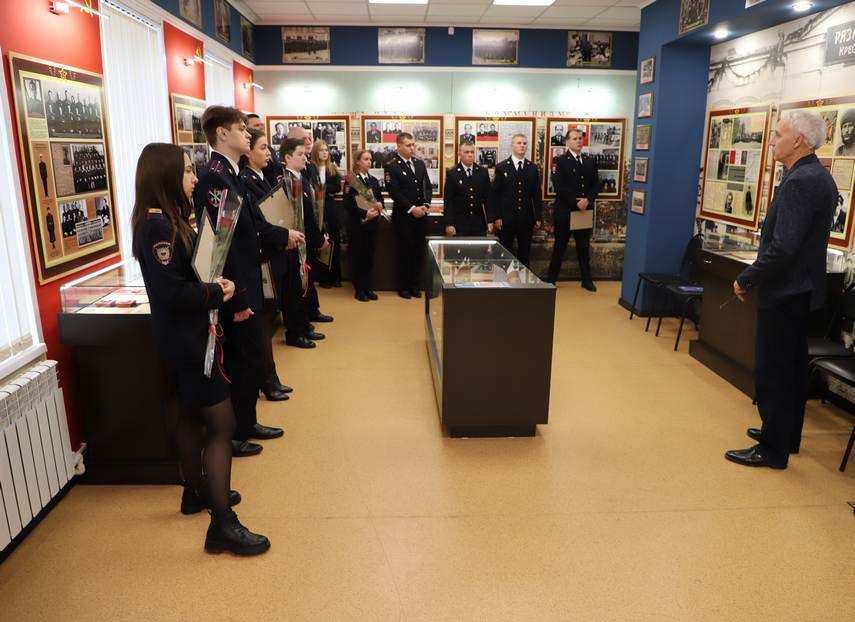 В Рязани в Музее рязанской полиции состоялась торжественная церемония награждения победителей конкурса «Лучший молодой сотрудник УМВД России по Рязанской области» В Рязани в Музее рязанской полиции состоялась торжественная церемония награждения победителей конкурса «Лучший молодой сотрудник УМВД России по Рязанской области»