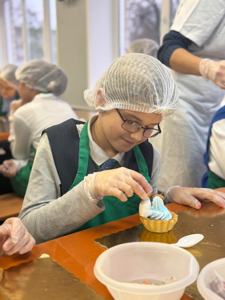 Сотрудники предприятия «Детское питание» организовали мастер-класс для детей из группы продленного дня школы №19/25 Сотрудники предприятия «Детское питание» организовали мастер-класс для детей из группы продленного дня школы №19/25