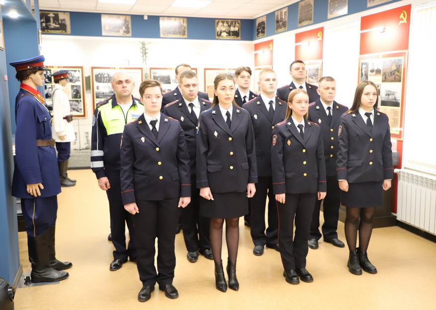 В Рязани в Музее рязанской полиции состоялась торжественная церемония награждения победителей конкурса «Лучший молодой сотрудник УМВД России по Рязанской области» В Рязани в Музее рязанской полиции состоялась торжественная церемония награждения победителей конкурса «Лучший молодой сотрудник УМВД России по Рязанской области»