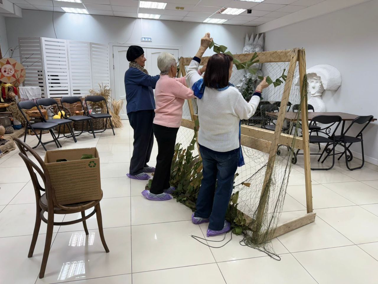 В Арт-пространстве «Город» прошел мастер-класс по плетению маскировочных сетей, организованный вместе с Региональным отделением Союза пенсионеров России в г. Рязань в рамках проекта «Активное долголетие - «Здоровая Рязань»» В Арт-пространстве «Город» прошел мастер-класс по плетению маскировочных сетей, организованный вместе с Региональным отделением Союза пенсионеров России в г. Рязань в рамках проекта «Активное долголетие - «Здоровая Рязань»»