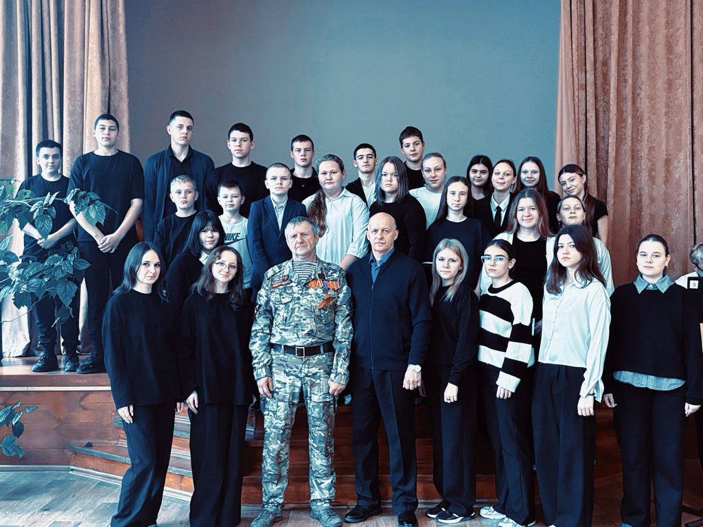 В Михайлове сотрудники полиции рассказали подросткам о службе, истории и кибербезопасности В Михайлове сотрудники полиции рассказали подросткам о службе, истории и кибербезопасности