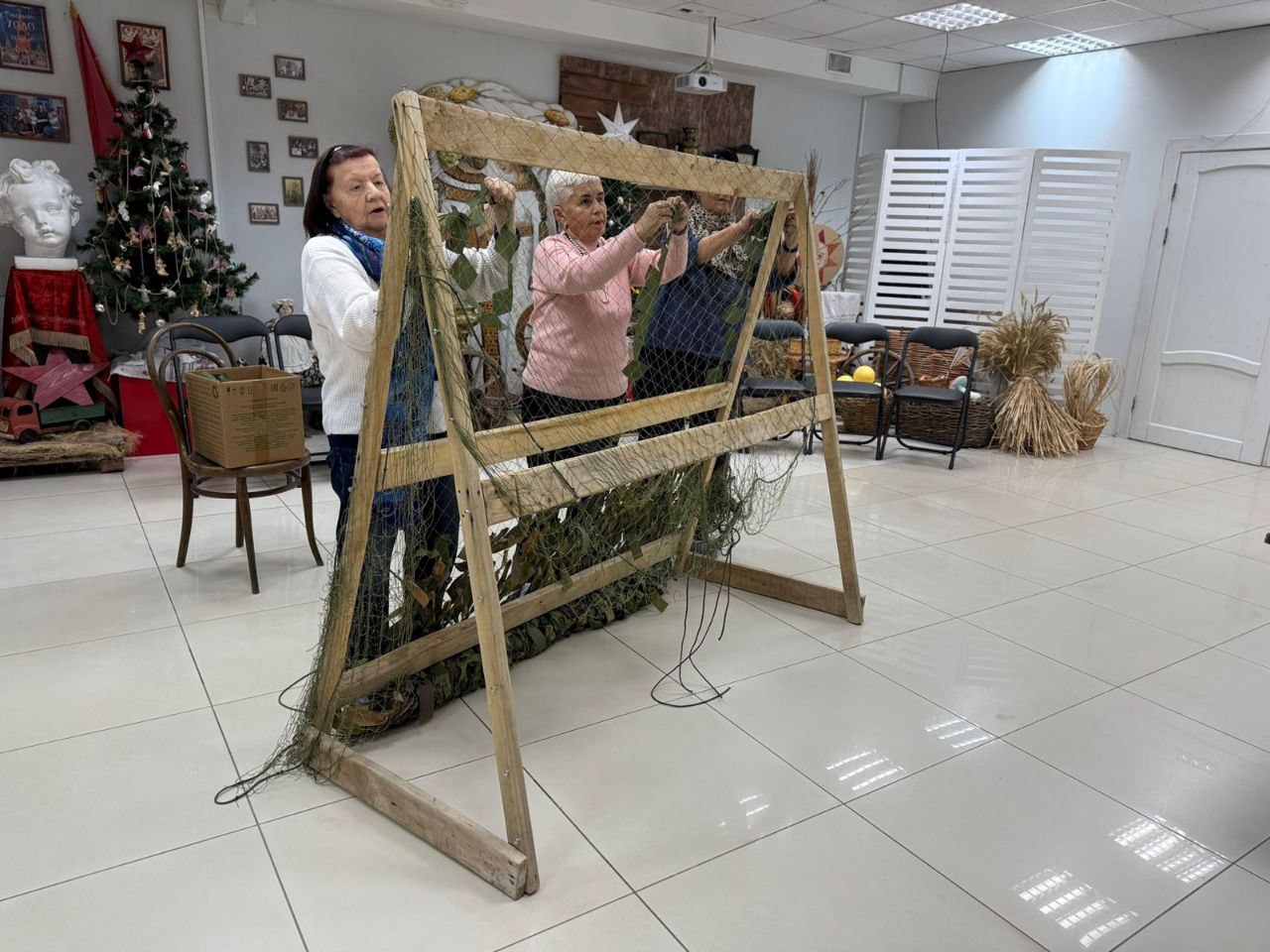 В Арт-пространстве «Город» прошел мастер-класс по плетению маскировочных сетей, организованный вместе с Региональным отделением Союза пенсионеров России в г. Рязань в рамках проекта «Активное долголетие - «Здоровая Рязань»» В Арт-пространстве «Город» прошел мастер-класс по плетению маскировочных сетей, организованный вместе с Региональным отделением Союза пенсионеров России в г. Рязань в рамках проекта «Активное долголетие - «Здоровая Рязань»»