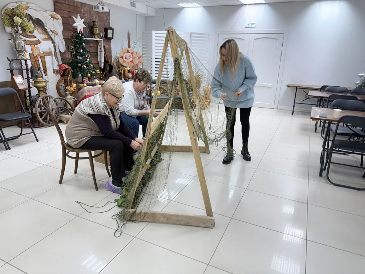 В Арт-пространстве «Город» прошел мастер-класс по плетению маскировочных сетей, организованный вместе с Региональным отделением Союза пенсионеров России в г. Рязань в рамках проекта «Активное долголетие - «Здоровая Рязань»» В Арт-пространстве «Город» прошел мастер-класс по плетению маскировочных сетей, организованный вместе с Региональным отделением Союза пенсионеров России в г. Рязань в рамках проекта «Активное долголетие - «Здоровая Рязань»»