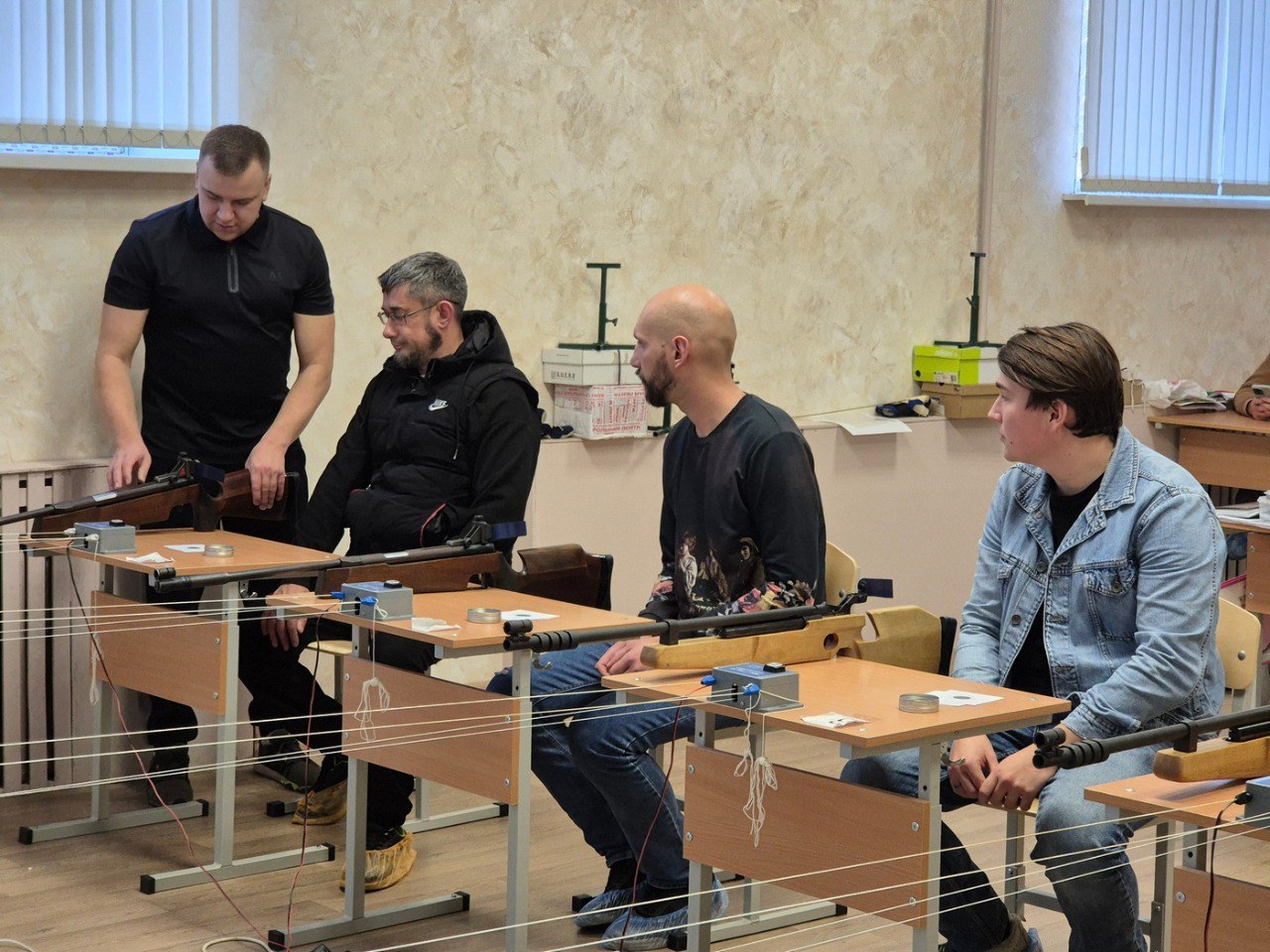 В прошедшие выходные в СШ «Химик» состоялись соревнования по стрельбе из пневматического оружия – заключительные в рамках X городской межнациональной Спартакиады «Дружим народами», в которых приняли участие 10 команд... В прошедшие выходные в СШ «Химик» состоялись соревнования по стрельбе из пневматического оружия – заключительные в рамках X городской межнациональной Спартакиады «Дружим народами», в которых приняли участие 10 команд...