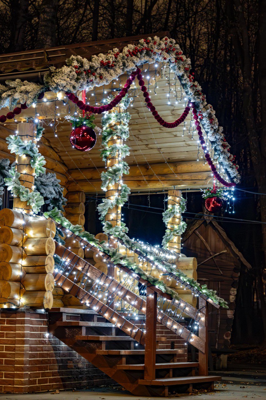 В любимом всеми рязанцами Лесопарке идет подготовка к главному празднику года В любимом всеми рязанцами Лесопарке идет подготовка к главному празднику года